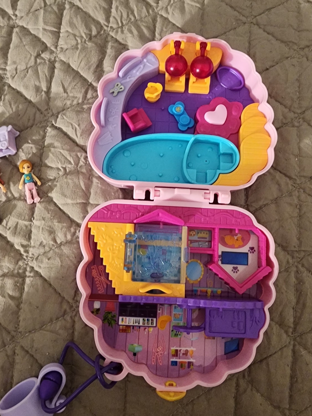Polly Pocket Groom & Glam Poodle Compact